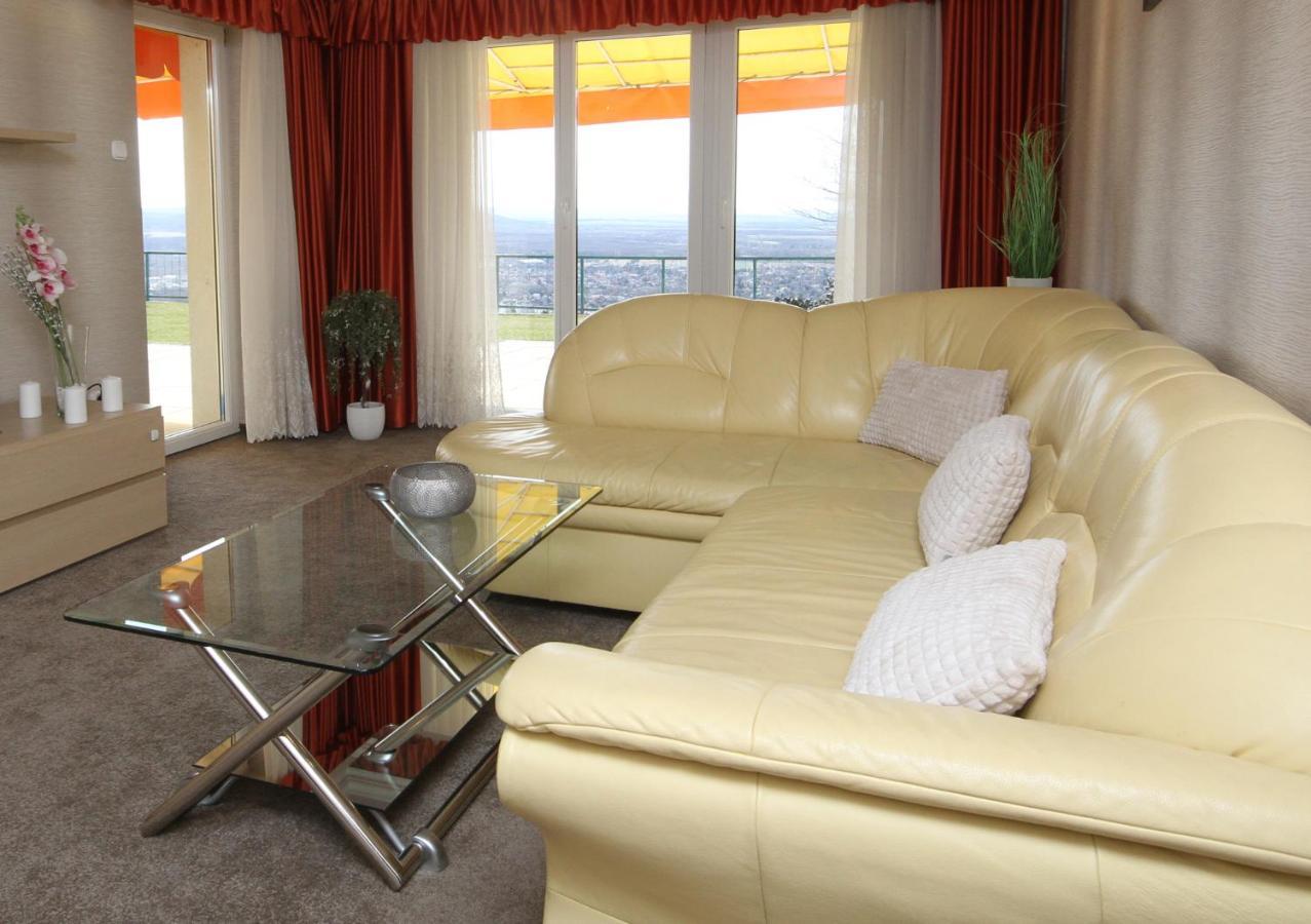 Tatabánya Astra Apartman מראה חיצוני תמונה